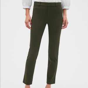 Sloan Curvy Fit in Olive